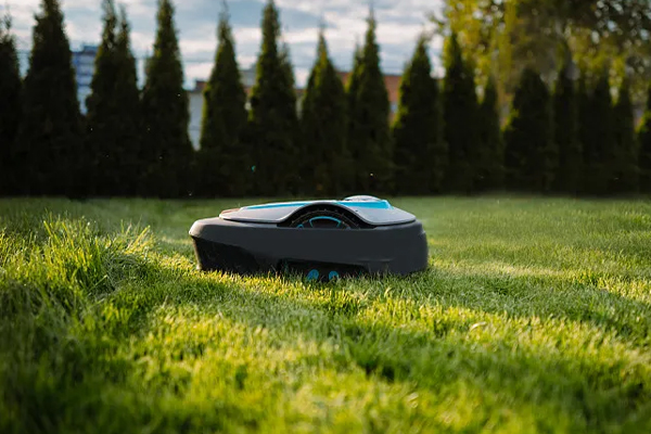 减速无刷电机在割草机器人中的实际应用