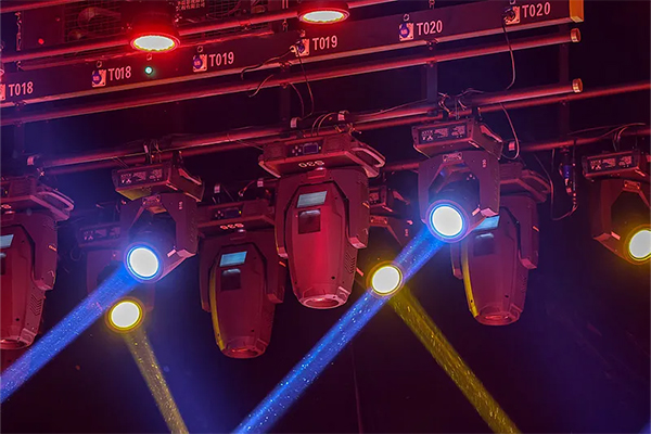 闭环步进一体机在舞台灯光秀中的实际应用