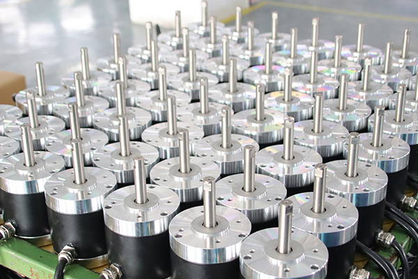 高功率无刷电机一般采用哪种冷却方式？