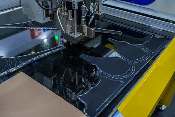 一体式伺服电机在点胶机中的实际应用